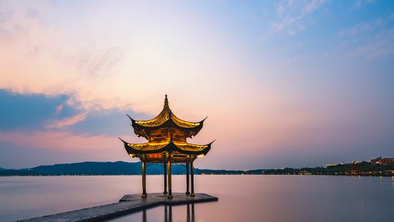 杭州雷峰塔+西湖遊船+三潭印月+靈隱寺一日遊私家團私人導覽包車