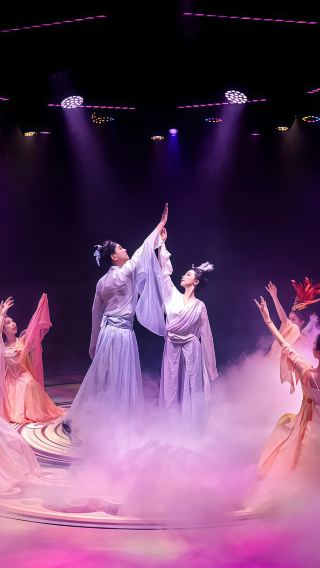 上海詩宴：360度回転唐宋代詩没入型夕食ショー