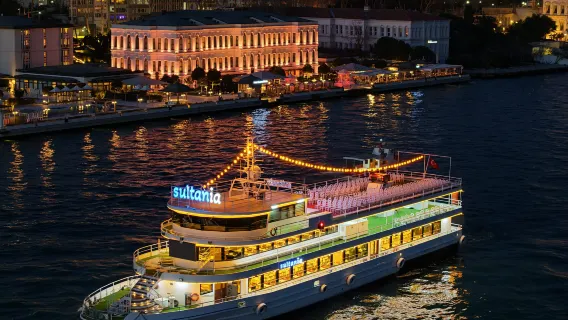 Ночной круиз по Босфору с ужином — шоу, живая музыка и отдельный столик