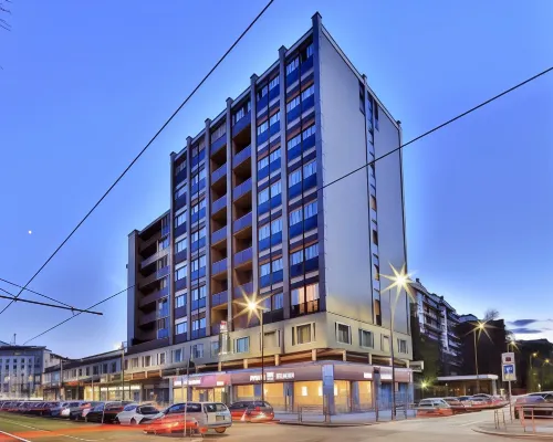 Hotel Nasco Hotels near Allianz Tower