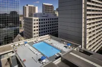 Delta Hotels Winnipeg - Pools