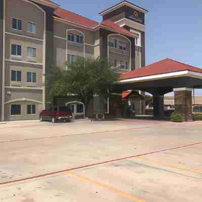 La Quinta Inn & Suites by Wyndham Abilene Mall Hotel Exterior