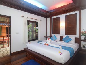 Lanta Long Beach Hostel