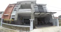 InnBox Capsule Hotel Hotels near Alun-Alun Jember