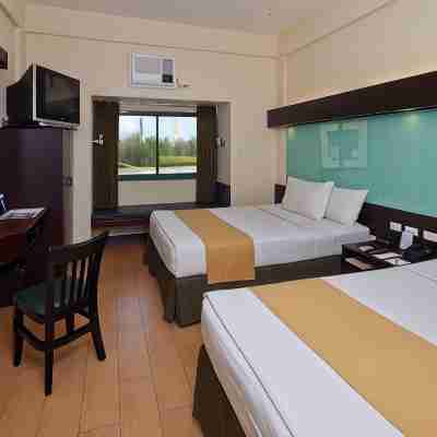 Microtel by Wyndham Cabanatuan Rooms