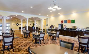 Comfort Inn & Suites Orange - Montpelier