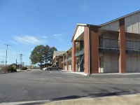 Travelodge by Wyndham Wellington KS