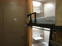 The Colour Hostel Hotels in Benua Melayu Darat