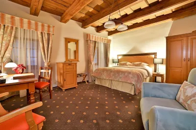 Questenberg Hotel Hotels near Sousoší Tychona Brahe a Johanna Keplera