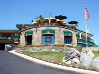 Weathervane Terrace Inn and Suites Hotels in Charlevoix