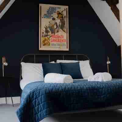 Grade II Listed Flint Cottage Sleeps 4 Rooms