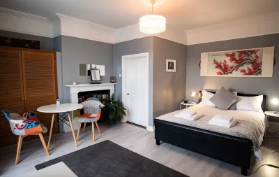 Laburnum Guest House at Bistro En Glaze