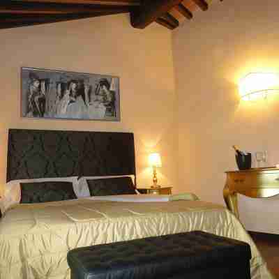 Castello Izzalini Todi Resort Rooms