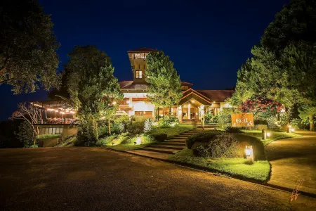 Rabbiz Hill Resort Отели рядом с достопримечательностью «Hin Kong Temple»
