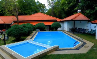 Jayasinghe Holiday Resort