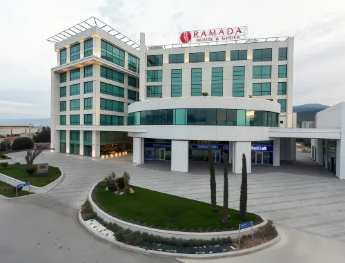 Ramada Hotel & Suites by Wyndham Izmir Kemalpasa Hotel di Kecili Koy Mahallesi