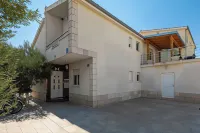 Sunshine Holiday Home