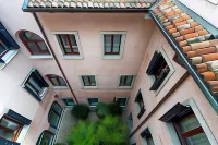 Mercatovecchio Luxury Suites Các khách sạn ở Udine