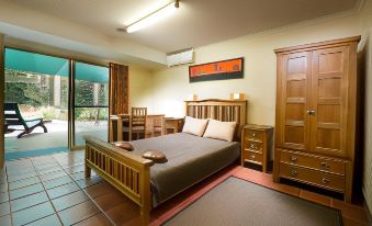 Glass House Mountains Ecolodge