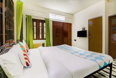 Goroomgo Gangotri Guest House Kolkata Hotels in Raypur