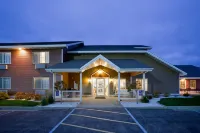 Paynesville Inn & Suites