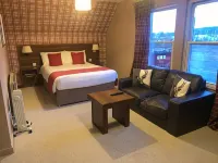 Chieftain Hotel