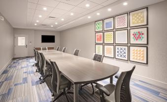 Holiday Inn Express & Suites Manhattan