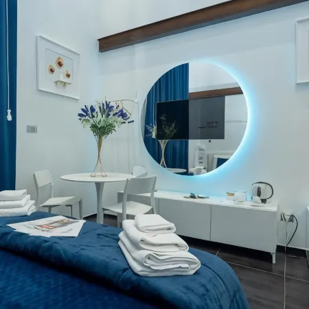 Skyhouse Chiaia Отели рядом с достопримечательностью «Площадь Пьяцца-дель-Плебишито»