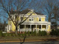 Ringling House Bed & Breakfast Hotels in Baraboo