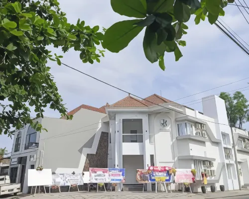 JK Homestay Hotels in Patrang