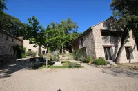 Les Esplanes Hôtels à proximité de : Skatepark de Grignan