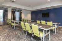 Hampton Inn & Suites Chicago/Schaumburg Hotels in Schaumburg