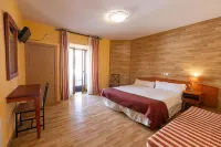 Hostal Restaurante Puerta del Alcázar Hôtels à proximité de : Jardin De Sefarad