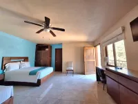Pacific Inn Hotel