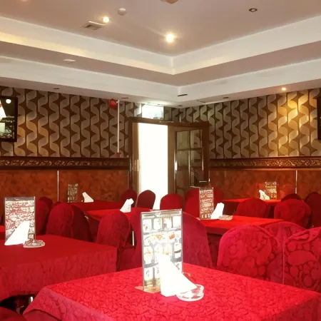 Royal Falcon Hotel Отели рядом с достопримечательностью «Дейра»