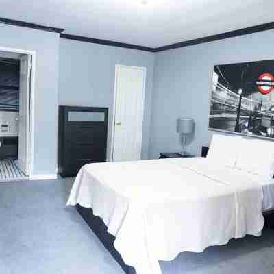 Central Motel Courtyard Rooms