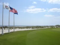 Gorgeous Fairway Oaks Villa, 100 yards from the beach