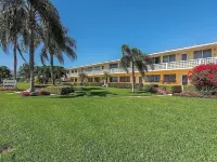 Downtown Old Naples 2 Bed - One block from 3rd Street & 4 blocks to the Beach 네이플스 피어 주변 호텔