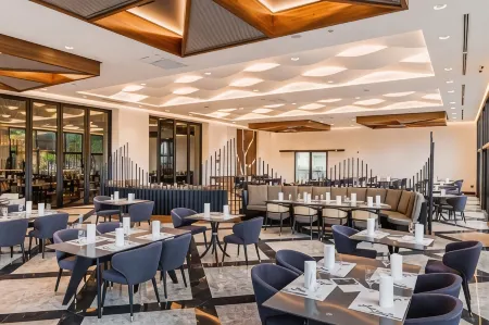 Korineum Golf & Beach Resort