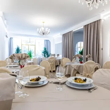 Hotel Italia Boutique Отели рядом с достопримечательностью «Железнодорожный вокзал Римини»