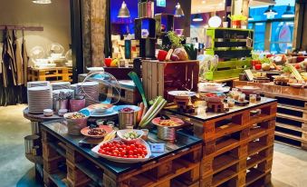 Altes Stahlwerk Business & Lifestyle Hotel - Housity