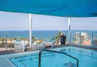 Island Luxurious Suites Hotel - 수영장
