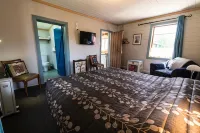 Smylies Accommodation Hotels in 
