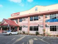 Super OYO 89640 Hotel Pelangi Marang Hôtels à : Rusila