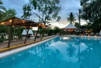 Villa Maya - Pools