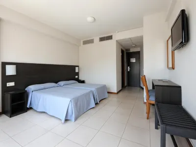 Hotel Safari Hoteles en Grau y Playa