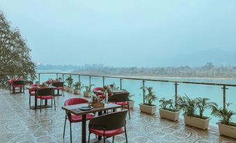 The Neeraj Naturecure on Ganga