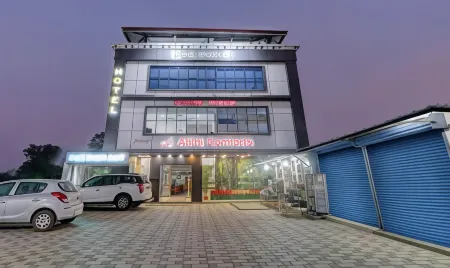 Treebo Atithi Comforts, 1 Km from Nisargadhama Forest