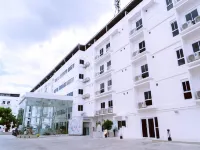 The White Hotel by Charoensri 우동피타야누쿤 학교 주변 호텔