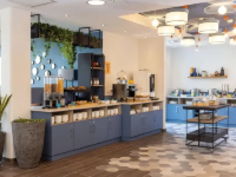 ハンプトン バイ ヒルトン トゥール サントル トゥールのホテル